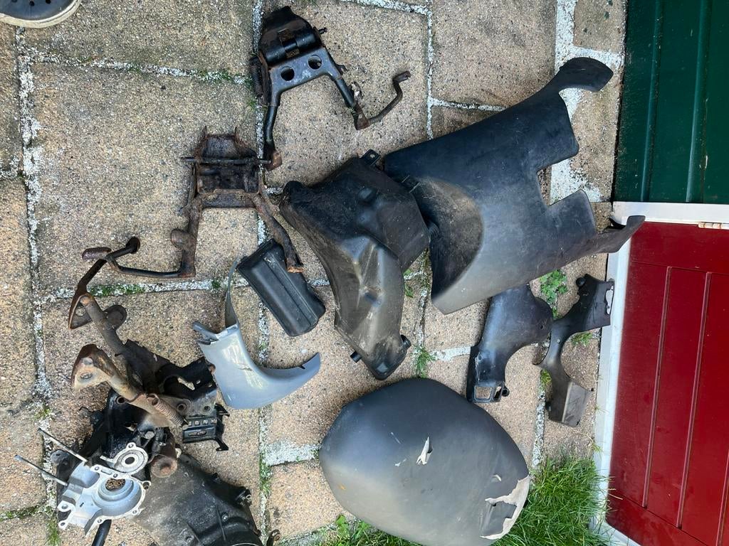 Verschillende scooters onderdelen Zip Piagio Vespa, Fietsen en Brommers, Scooters | Overige merken, Ophalen of Verzenden, Benzine