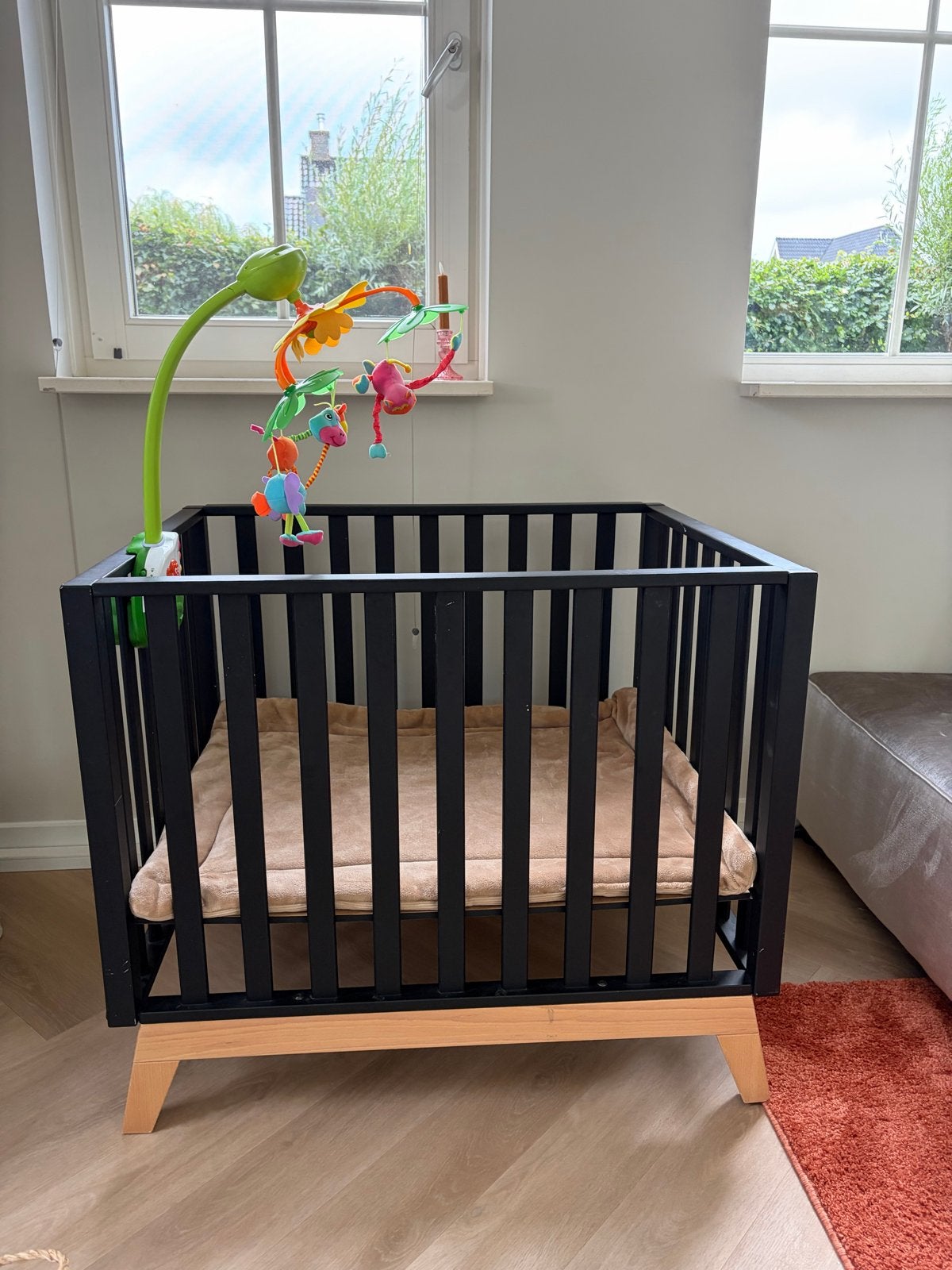 Zwarte babybox, Ophalen, Zo goed als nieuw, Ledikant