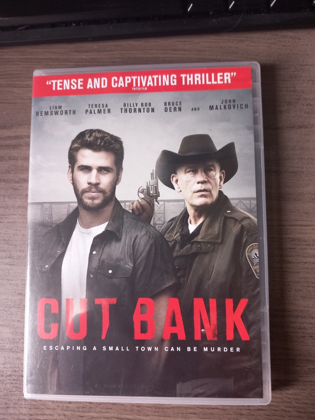 Cut Bank DVD - Liam Hemsworth, John Malkovich - Thriller, Vanaf 16 jaar, Ophalen of Verzenden, Gebruikt