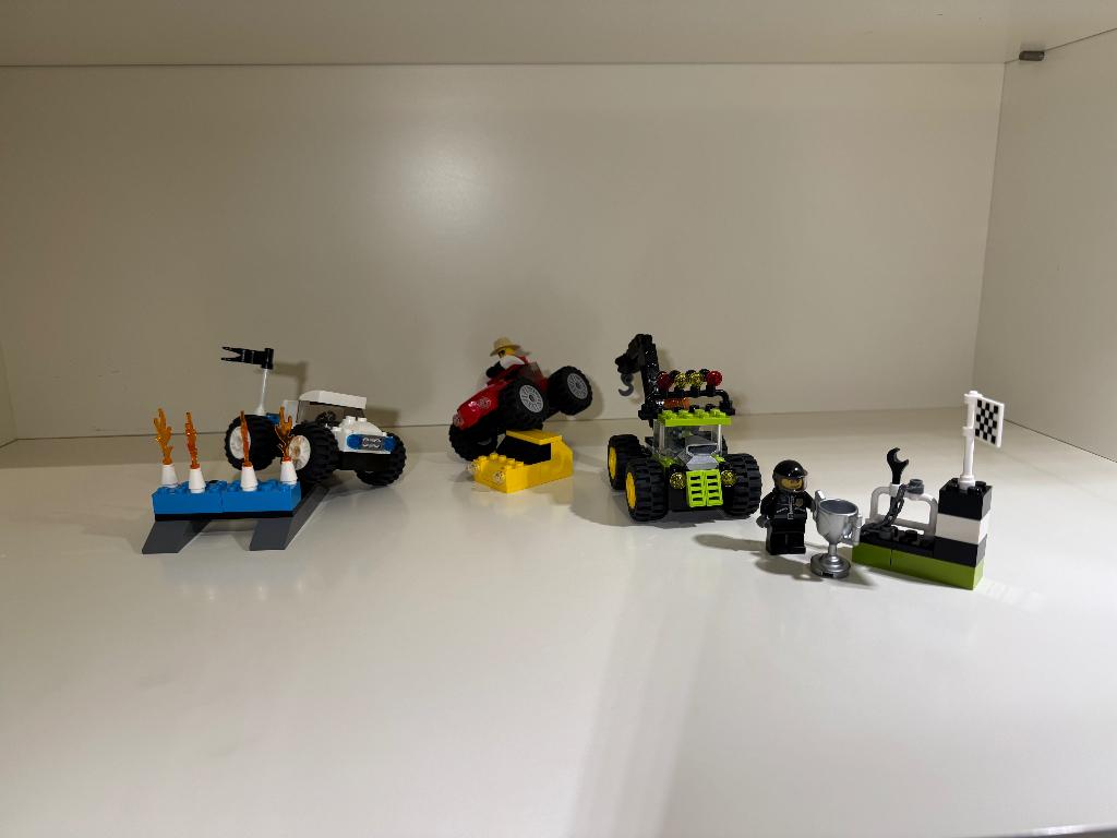 LEGO Monster Trucks Build & Rebuild (10655), Overige thema's, Lego, Ophalen of Verzenden, Zo goed als nieuw