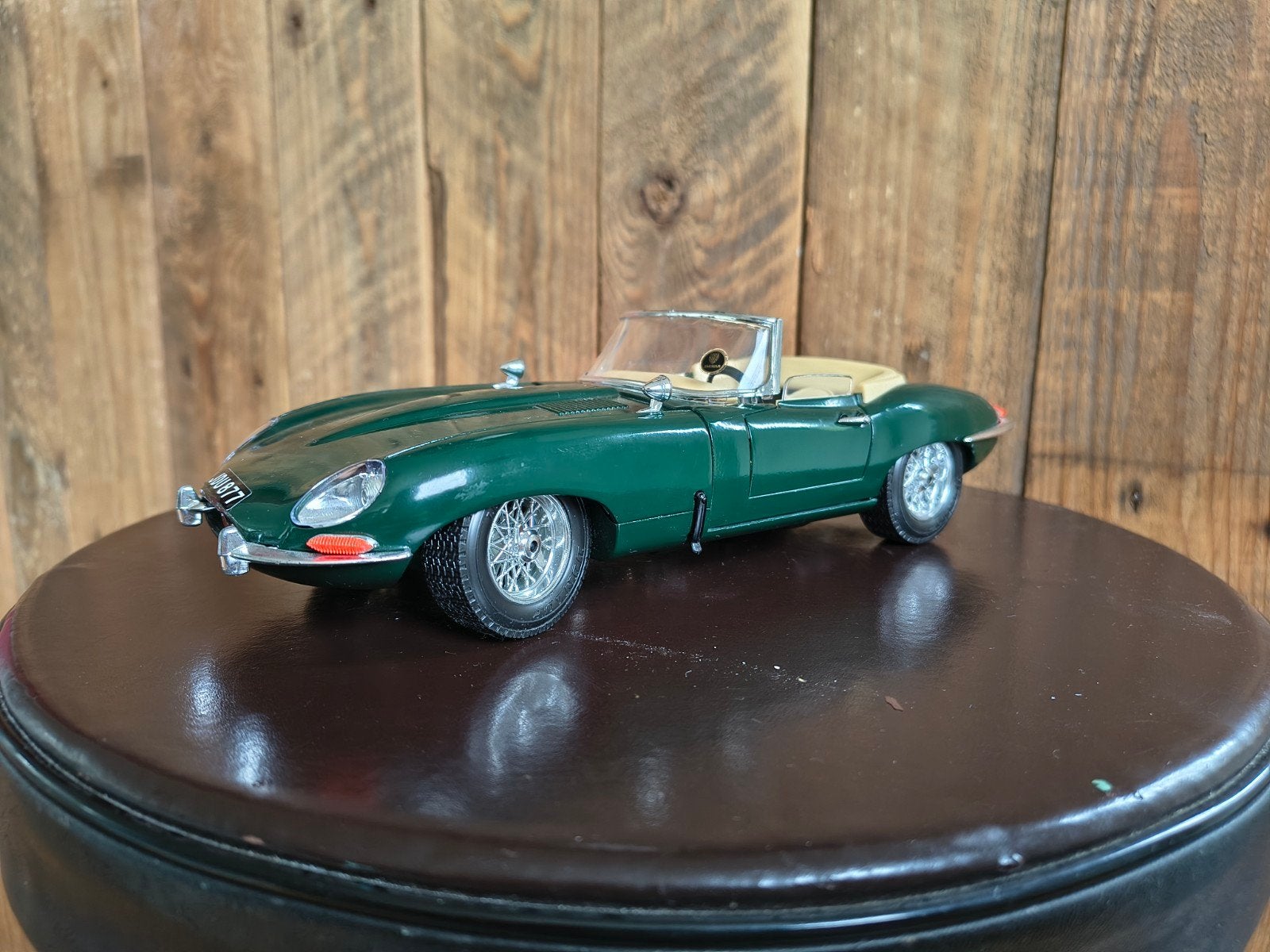 Jaguar E-Type Roadster (1961) - 1:18 Bburago, Ophalen of Verzenden, Zo goed als nieuw, Auto, Bburago