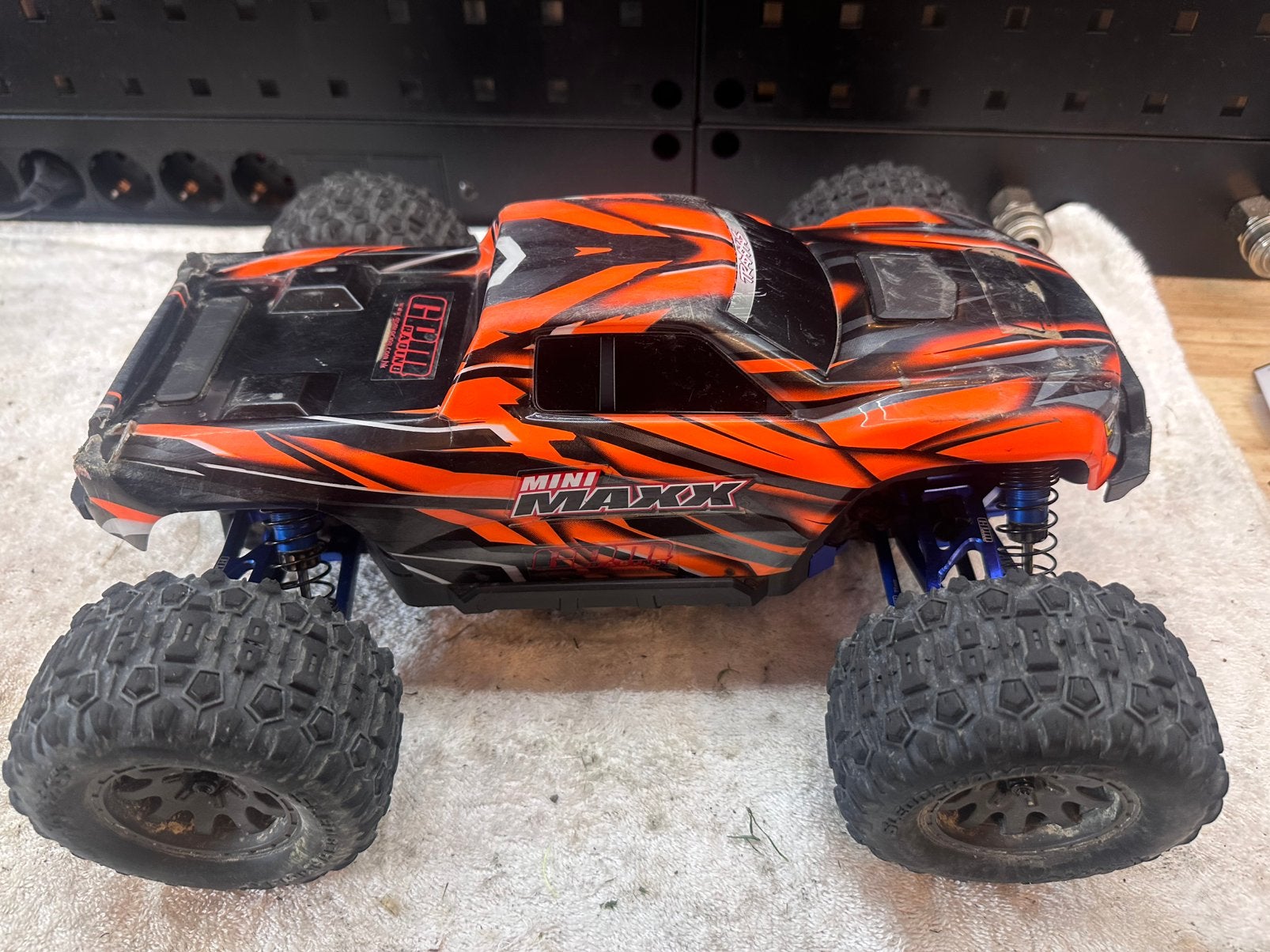 Traxxas minimaxx heel veel GPM, kapote motor, Ophalen of Verzenden, Zo goed als nieuw, Auto offroad