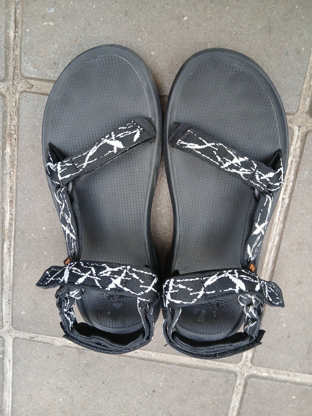 Teva dames sandalen zwart met wit patroon, maat 43, Zwart, Teva, Gedragen, Sandalen of Muiltjes