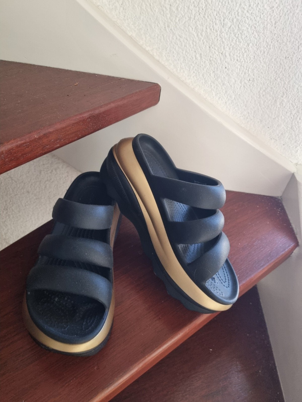 Crocs maat 40, Ophalen of Verzenden, Zo goed als nieuw, Zwart, Sandalen of Muiltjes