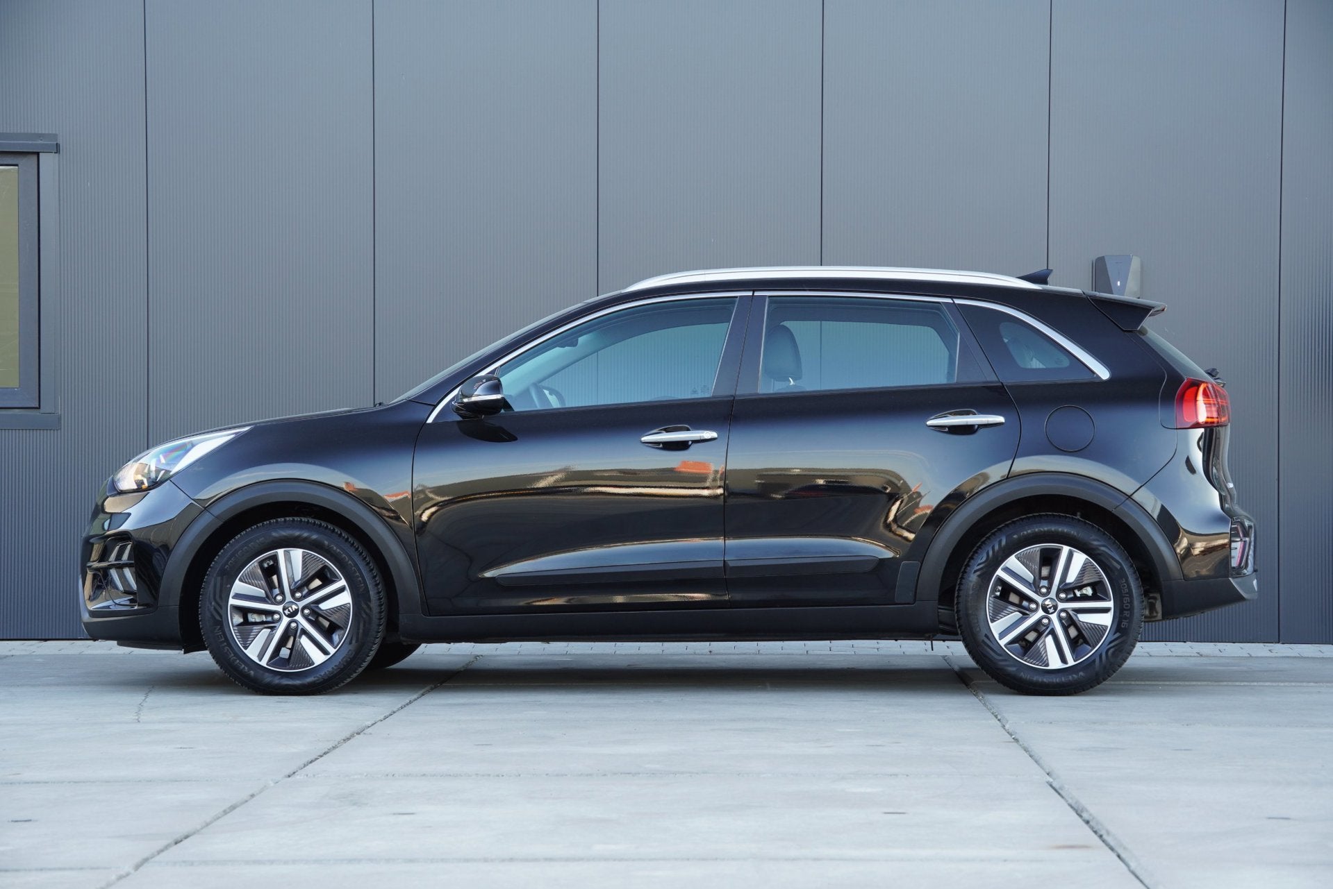 Kia Niro 1.6 GDi Hybrid DynamicLine 2021 Automaat Airco Clim, Gebruikt, Leder en Stof, Zwart, Origineel Nederlands