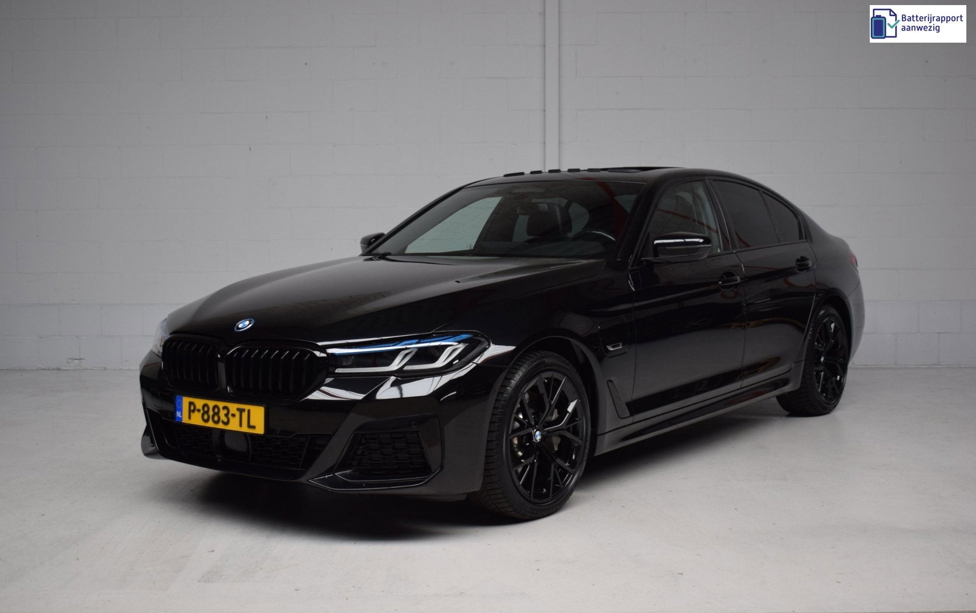 BMW 5-serie 530e M-SPORT ORG.NED / SCHUIFDAK / CAMERA / LEER, 1998 cc, Achterwielaandrijving, Gebruikt, 4 cilinders