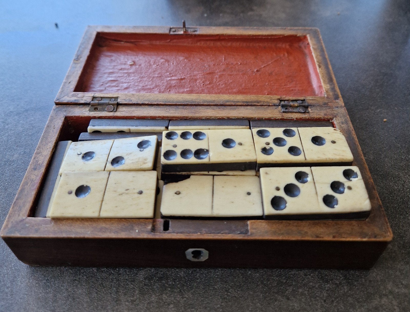 Antieke/oude domino set – 28 stenen – been en donker hout, Ophalen of Verzenden