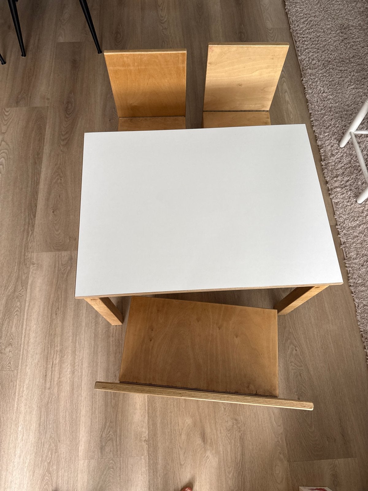 Kindertafel met 2 stoeltjes  en bankje met opbergruimte, Kinderen en Baby's, Kinderkamer | Tafels en Stoelen, Ophalen, Gebruikt