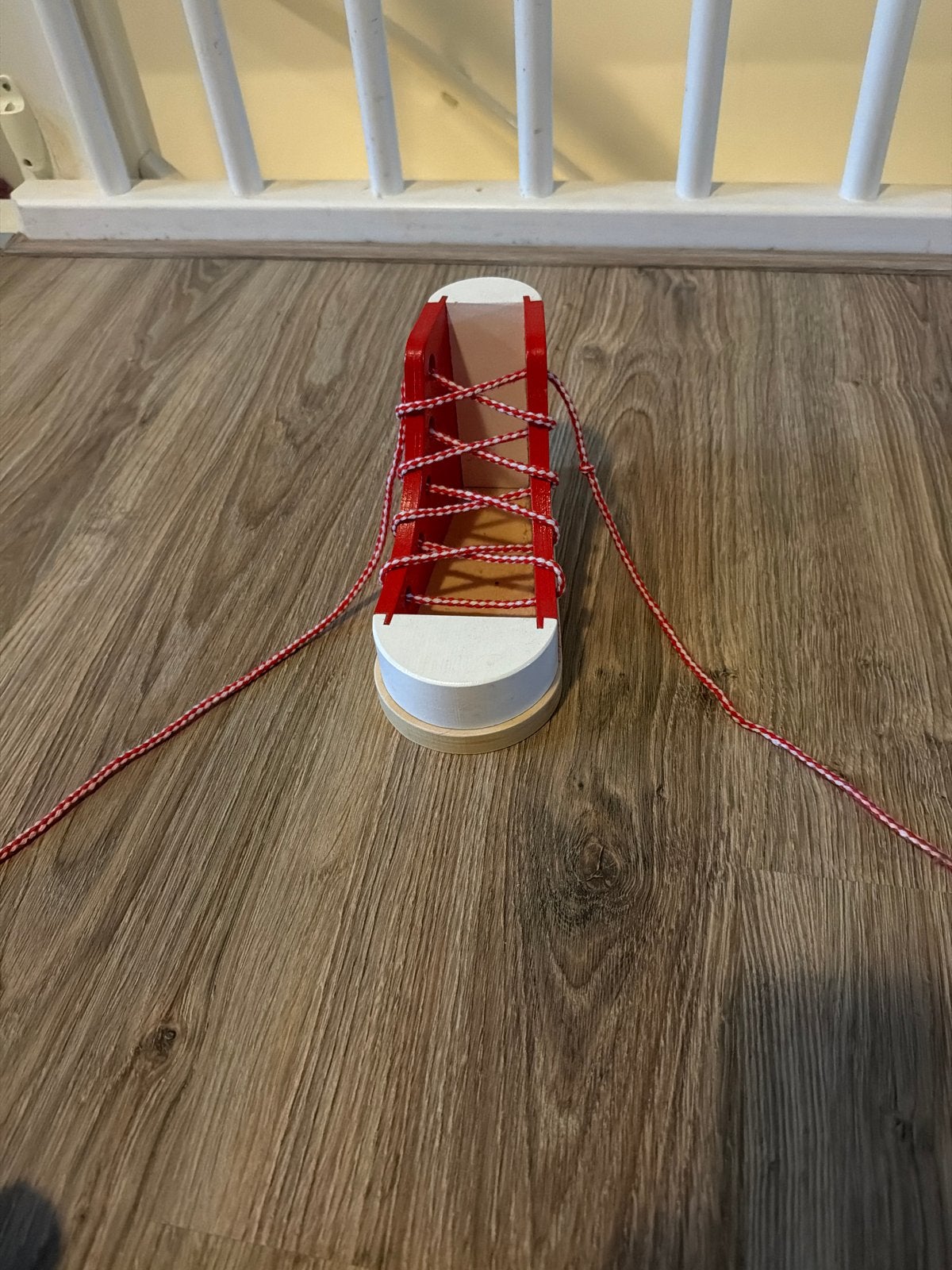 Melissa & Doug Veterschoen om te leren strikken, Ophalen of Verzenden, Zo goed als nieuw, Knutselen