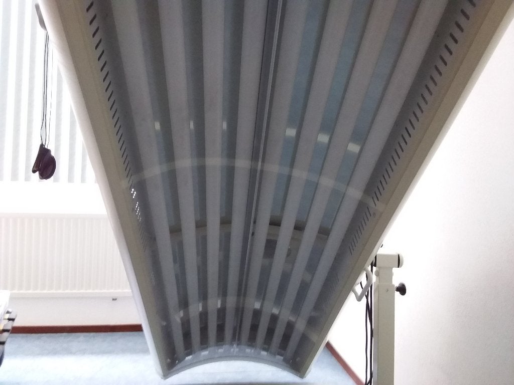 Gratis zonnehemel, Witgoed en Apparatuur, Zonnebanken en Gezichtsbruiners, Ophalen, Gebruikt, Zonnebank enkelzijdig, Minder dan 10 lampen