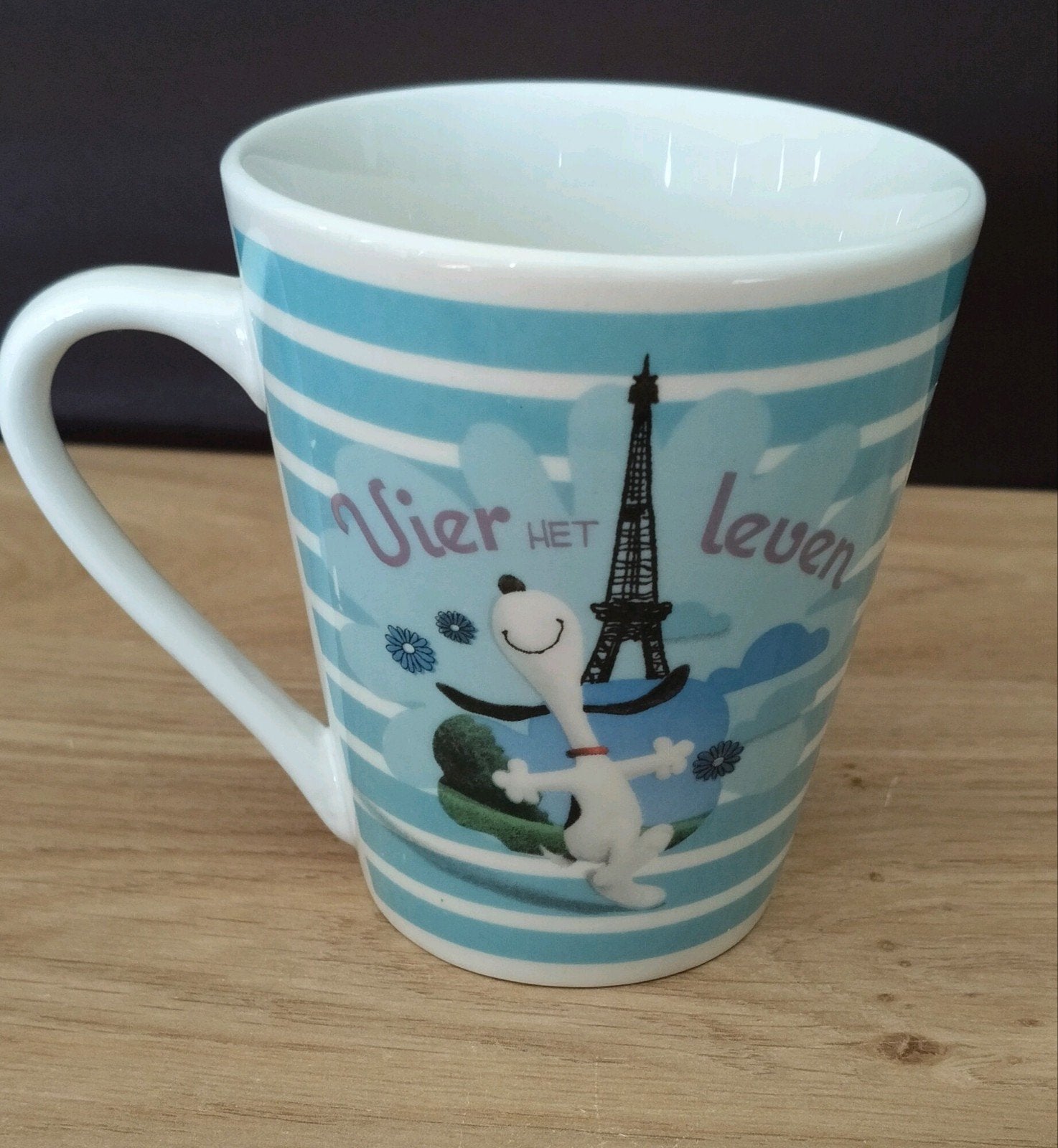 Snoopy mok "Vier het leven" - Blauw gestreept- Eiffeltoren, Ophalen of Verzenden, Zo goed als nieuw, Steen/keramiek, Overige merken