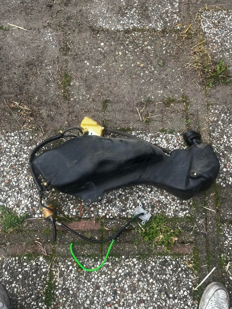 Gilera runner dd benzinetank, Fietsen en Brommers, Brommeronderdelen | Scooters, Ophalen of Verzenden, Zo goed als nieuw, Overige typen