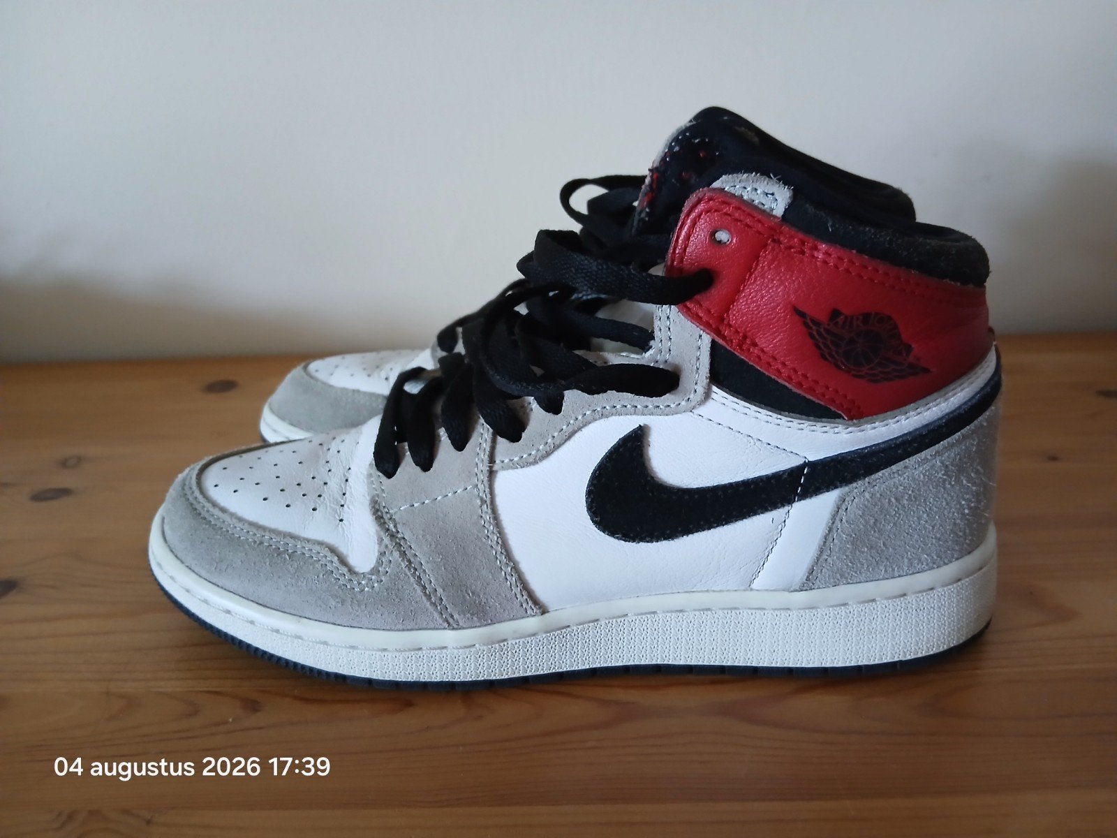 Nike air Jordan maat 39, Ophalen of Verzenden, Zo goed als nieuw, Schoenen