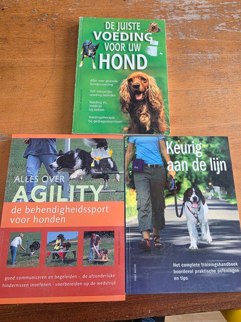 Leuk Boekenpakket: Hondenvoeding, Lijn-training & Agility, Ophalen of Verzenden, Zo goed als nieuw, Honden