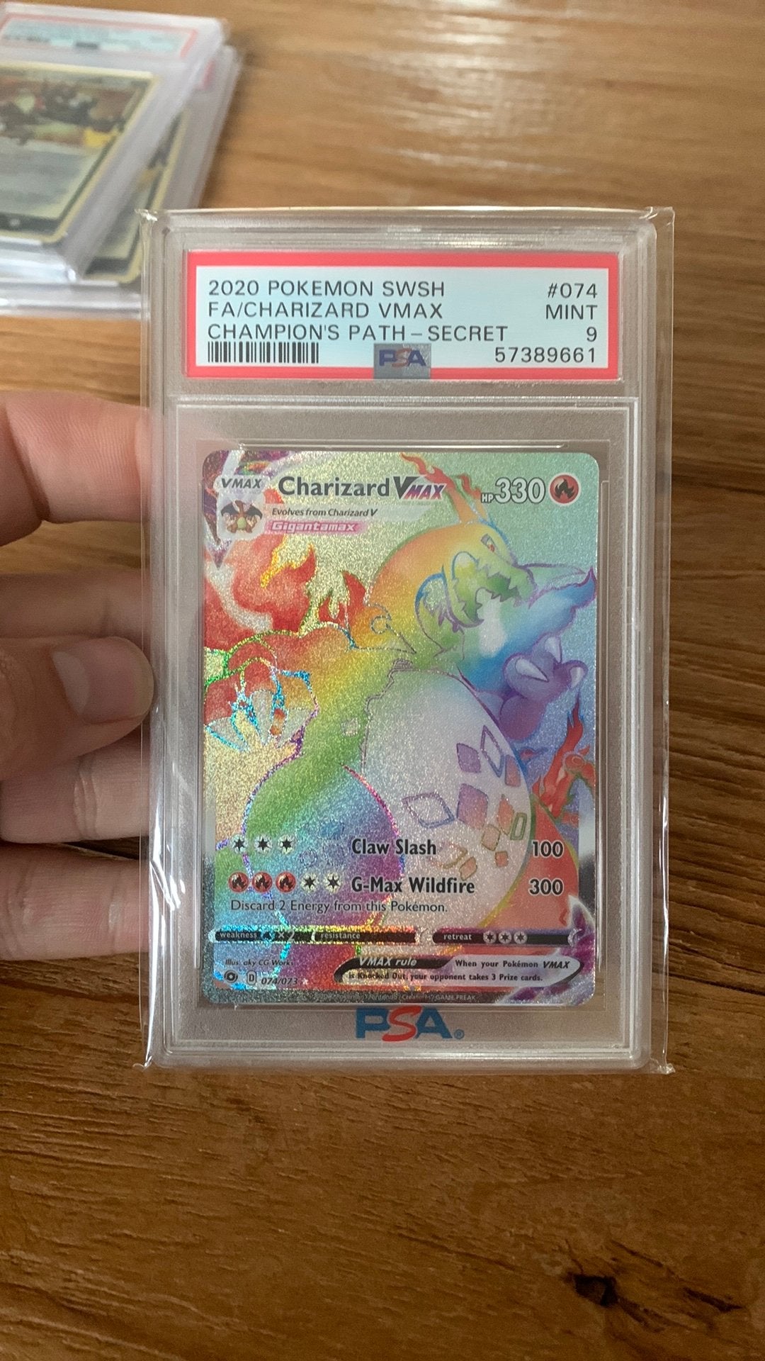 Pokemon Charizard vmax, Hobby en Vrije tijd, Ophalen, Zo goed als nieuw