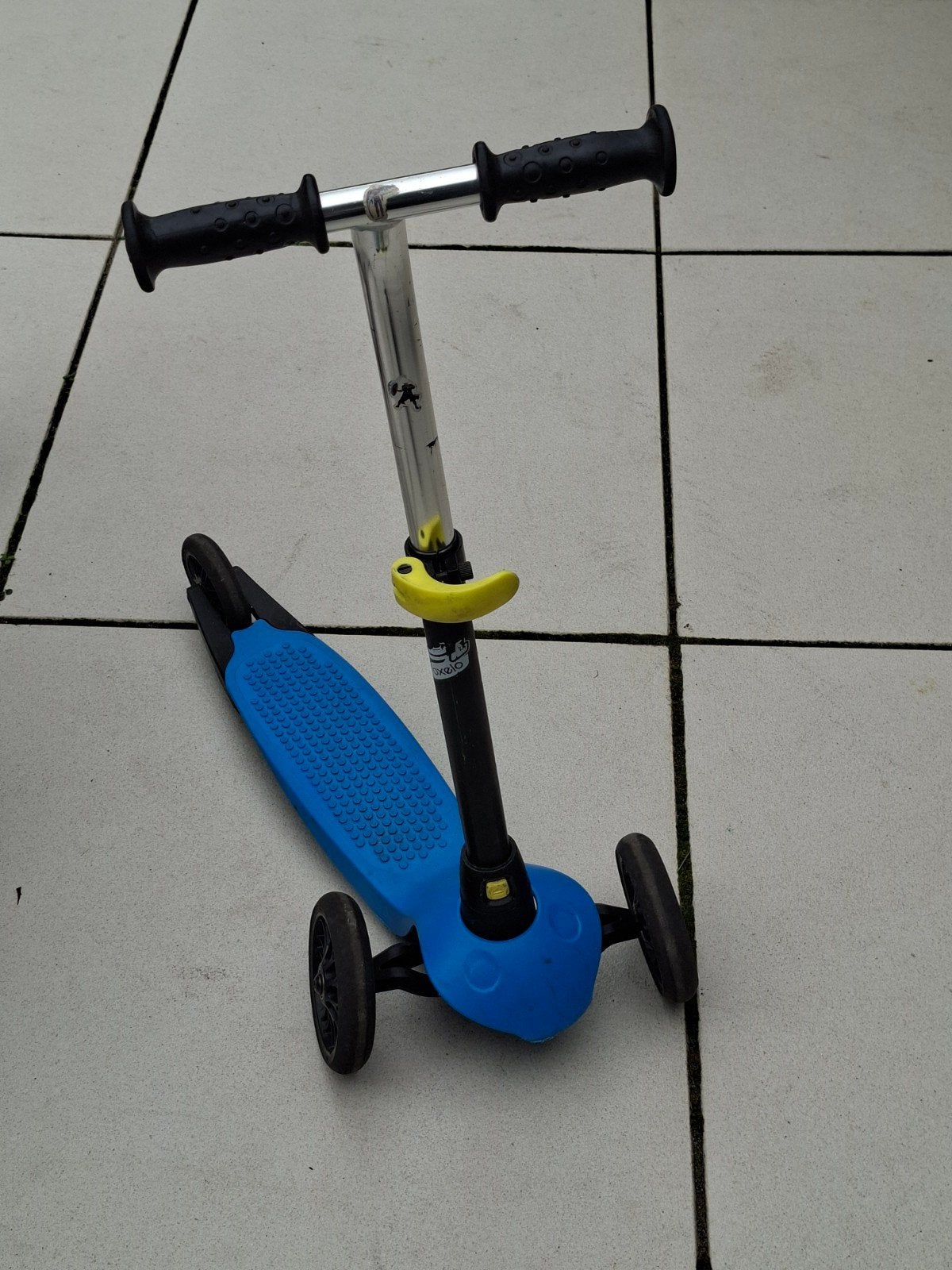 Blauwe kinderstep met 3 wielen, Ophalen, Gebruikt, Gewone step, Onbekend