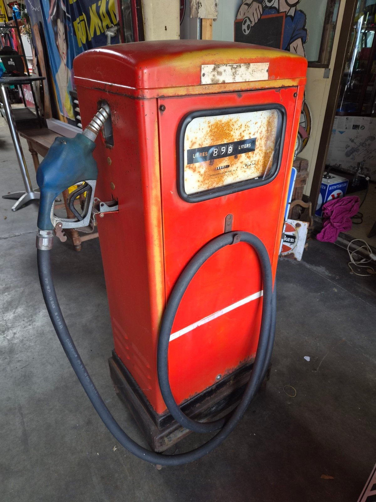 Vintage Wayne Benzinepoml, Ophalen