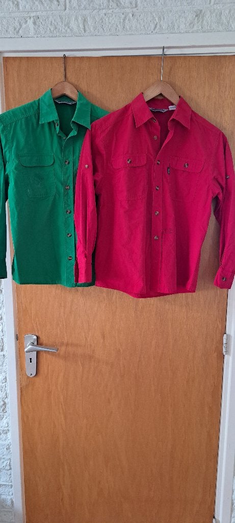 2 Scouting Blouse maat 146 en 1 das, Verzamelen, Scouting, Verzenden, Gebruikt, Kleding