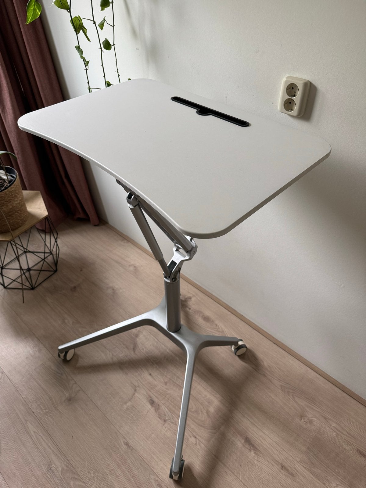 Verstelbaar Zit-Sta Bureau op Wielen - Wit/Zilver, Ophalen, Zit-sta bureau, Metaal, In hoogte verstelbaar