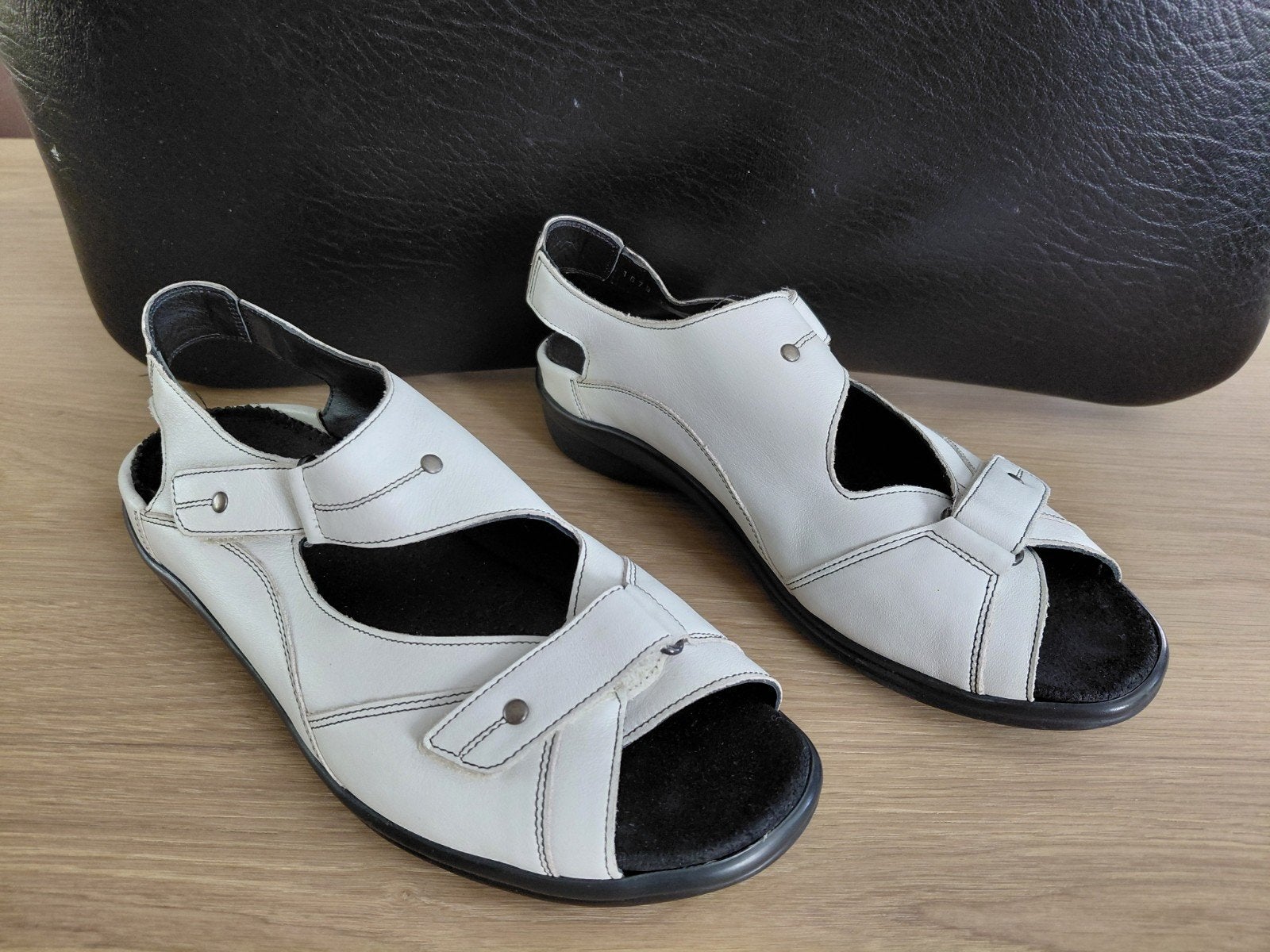 DUREA, sandalen, zgan wit, ( 37.5 )  H 4.5, Kleding | Dames, Schoenen, Durea, Wit, Zo goed als nieuw, Sandalen of Muiltjes
