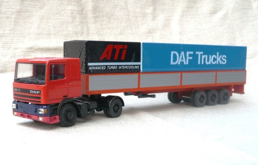 Lion Daf 95 + huifoplegger daf trucks ati., Hobby en Vrije tijd, Modelauto's | 1:50, Ophalen of Verzenden, Gebruikt, Bus of Vrachtwagen