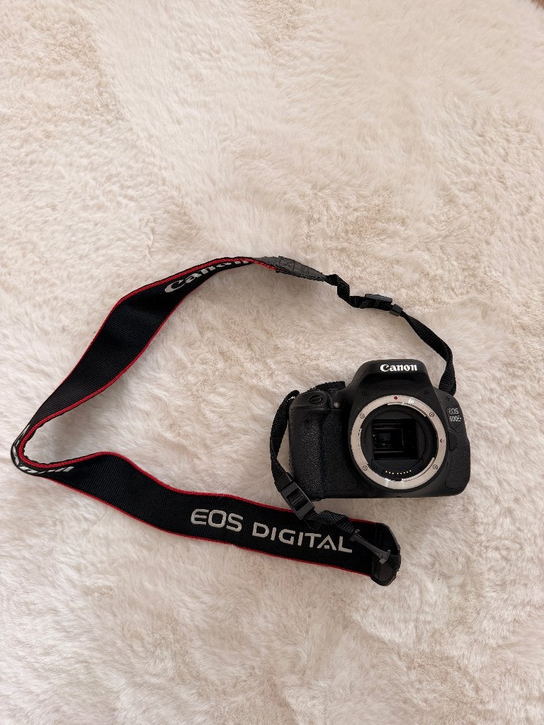 Canon eos 600D / met of zonder lenzen, Gebruikt, Spiegelreflex, Canon, 18 megapixels