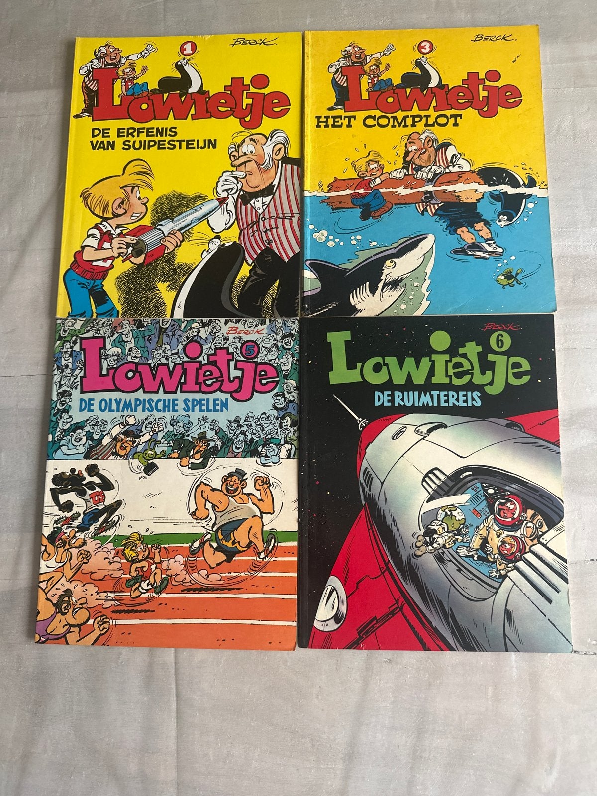 Lowietje stripboeken - 4 delen, Meerdere stripboeken, Ophalen of Verzenden, Gelezen