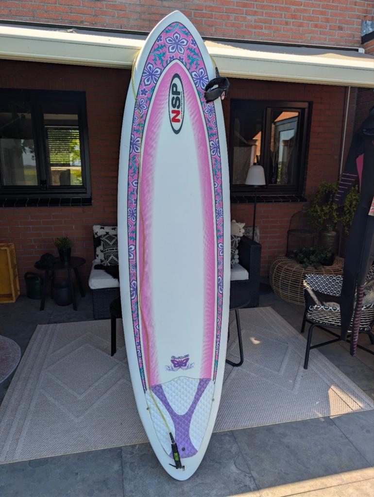 ≥ NSP Surf Betty 6'8 Funboard Surfboard (incl vinnen+leash
