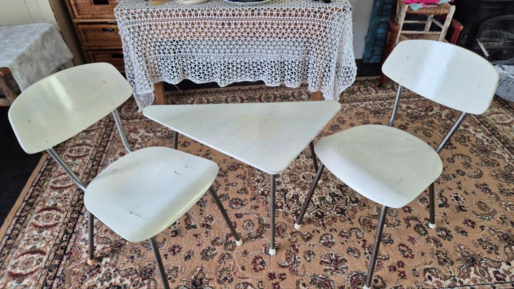 Vintage tafel met twee stoelen, Ophalen