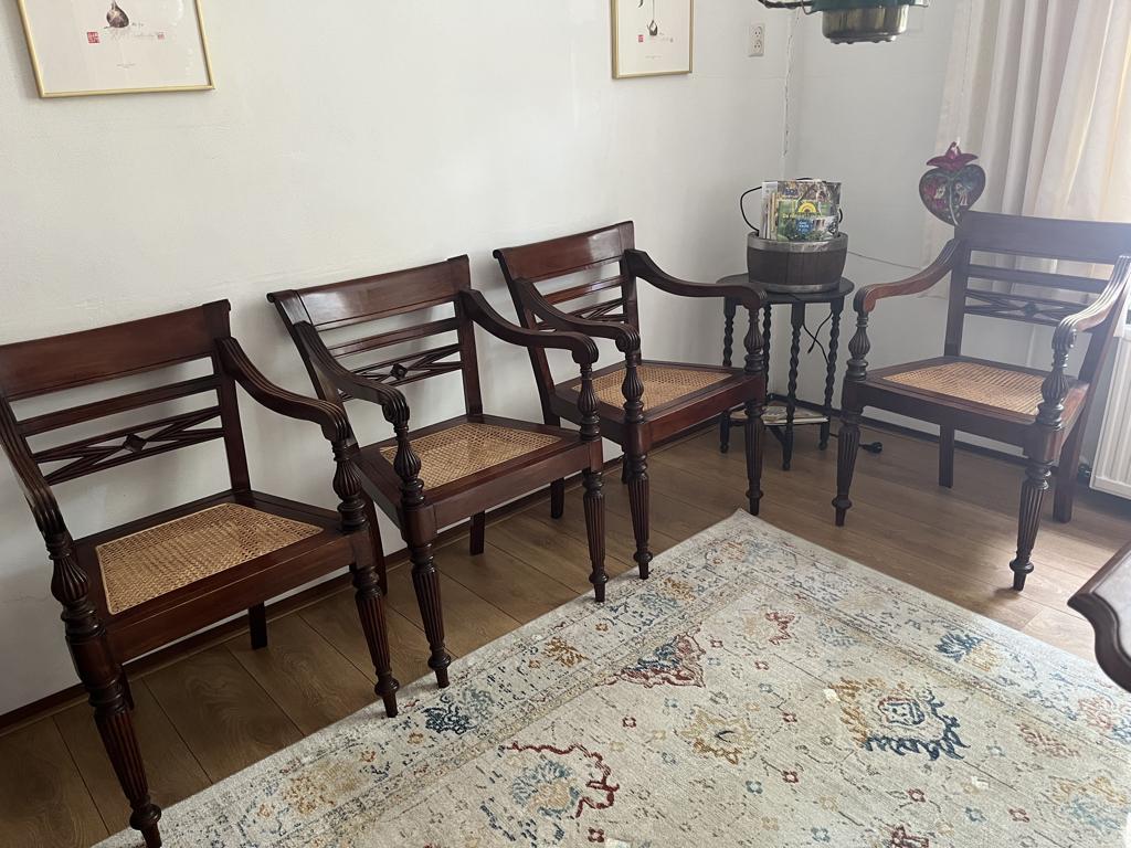 vintagestoelen met tafeltje, Ophalen