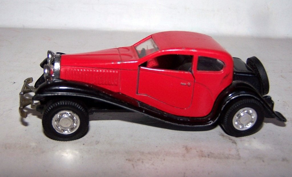 Prachtig vintage Yatming 8505 1937 Bugatti Type 57 model., Hobby en Vrije tijd, Modelauto's | 1:43, Ophalen of Verzenden, Zo goed als nieuw