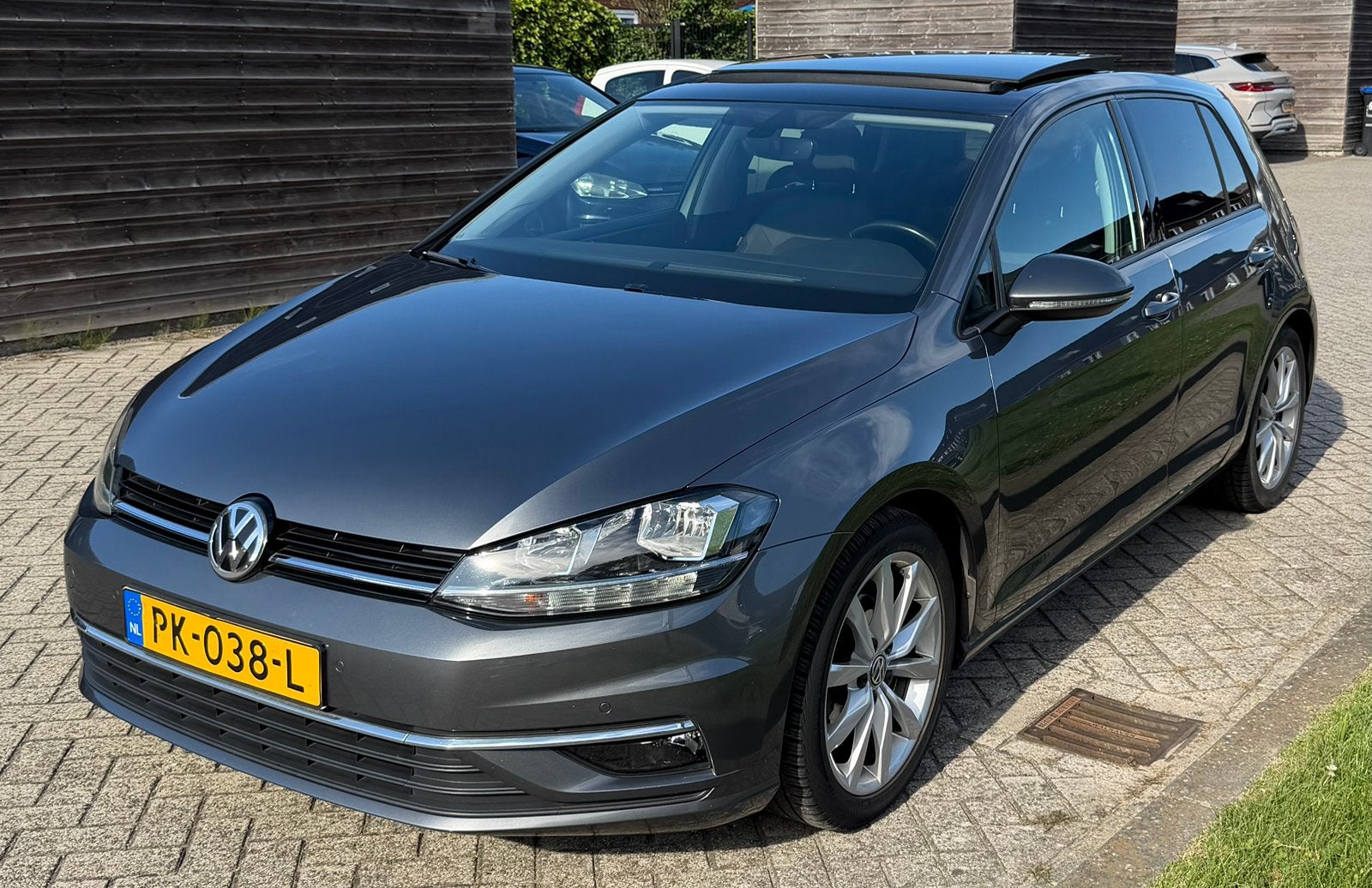 Golf 7 1.0 TSI 2017 | Pano | Carplay | Dealer onderhouden, Auto's, Voorwielaandrijving, Zwart, Origineel Nederlands, Handgeschakeld