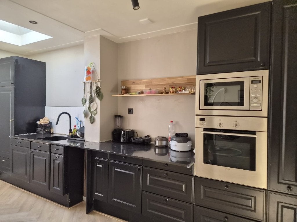 last date - 10 Aug Moderne Zwarte Eilandkeuken. only Refrige, Huis en Inrichting, Ophalen, Gebruikt, Zwart, Overige typen