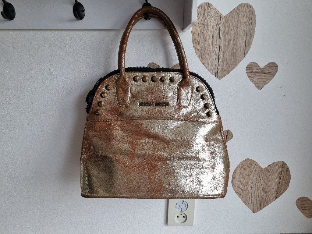 Prachtige Dames Hand Tas van Silvian Heach Goud Brons Spikes, Sieraden, Tassen en Uiterlijk, Tassen | Damestassen, Verzenden, Zo goed als nieuw