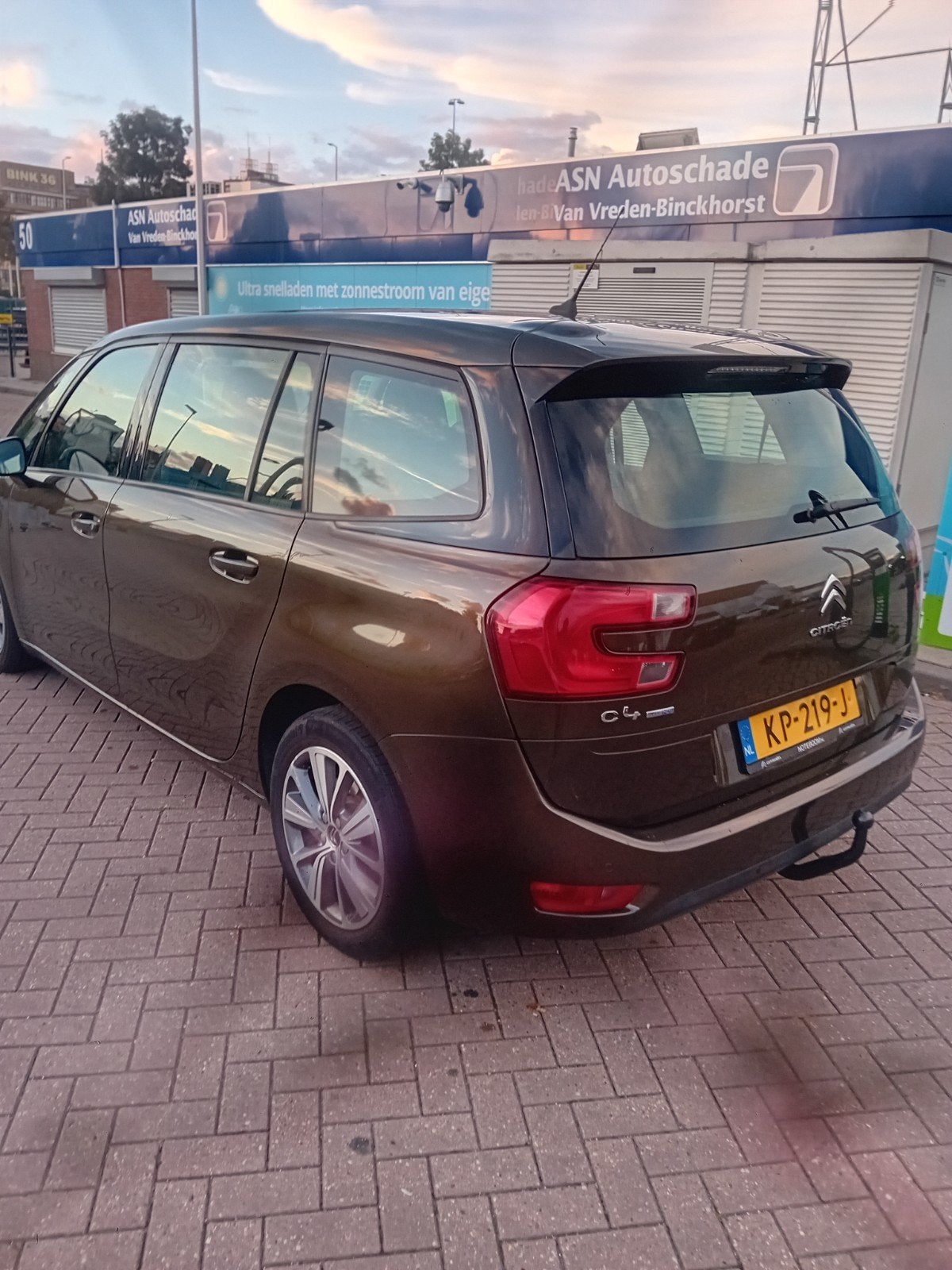 Citroën C4 (Grand) Picasso 2.0 Hdif 110KW AUT 2014 Bruin, 4 cilinders, Bruin, 7 stoelen, Diesel