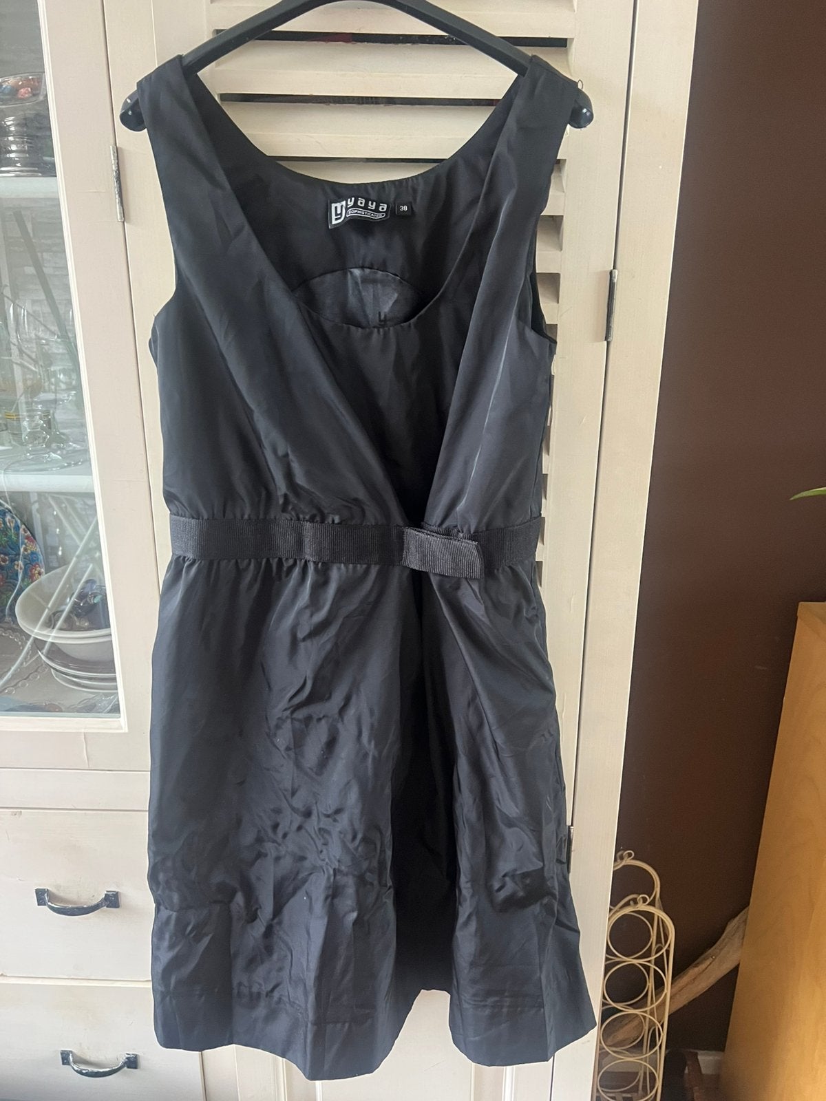 Zwarte jurk parachute stof, Ophalen of Verzenden, Zo goed als nieuw, Zwart