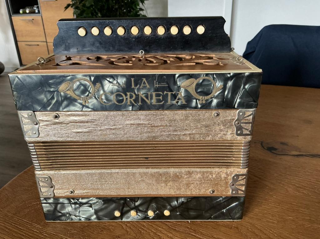 MOOIE VINTAGE LA CORNETA ACCORDEON, Gebruikt, Overige formaten, Knopaccordeon, Ophalen