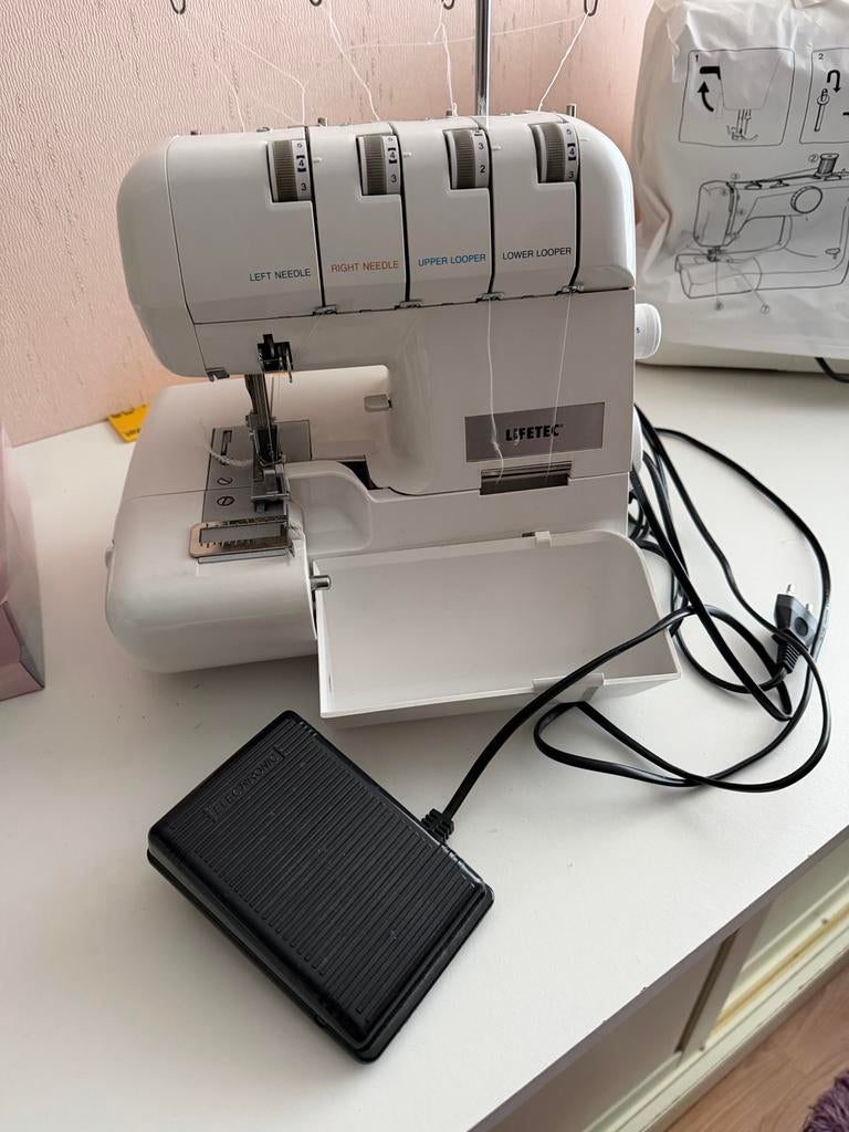 Lifetec Lockmachine - Werkt goed, Hobby en Vrije tijd, Naaimachines en Toebehoren, Ophalen, Gebruikt, Lockmachine, Overige merken
