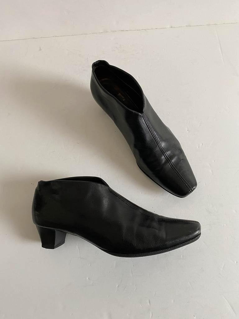 i338 Peter Kaiser maat 40 leren pumps lage laarsjes zwart, Kleding | Dames, Schoenen, Peter Kaiser, Zwart, Ophalen of Verzenden