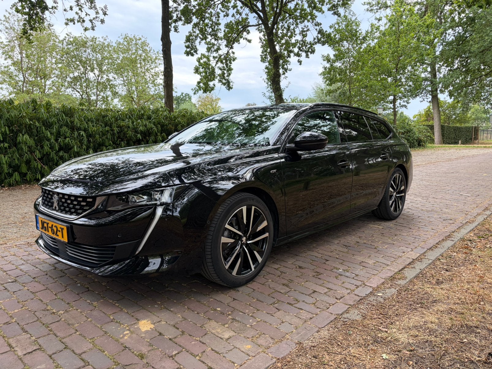 Peugeot 508 SW GT 1.6 180 EAT8 | Schuifdak | Focal | Keyless, 745 kg, 15 km/l, Zwart, 4 cilinders