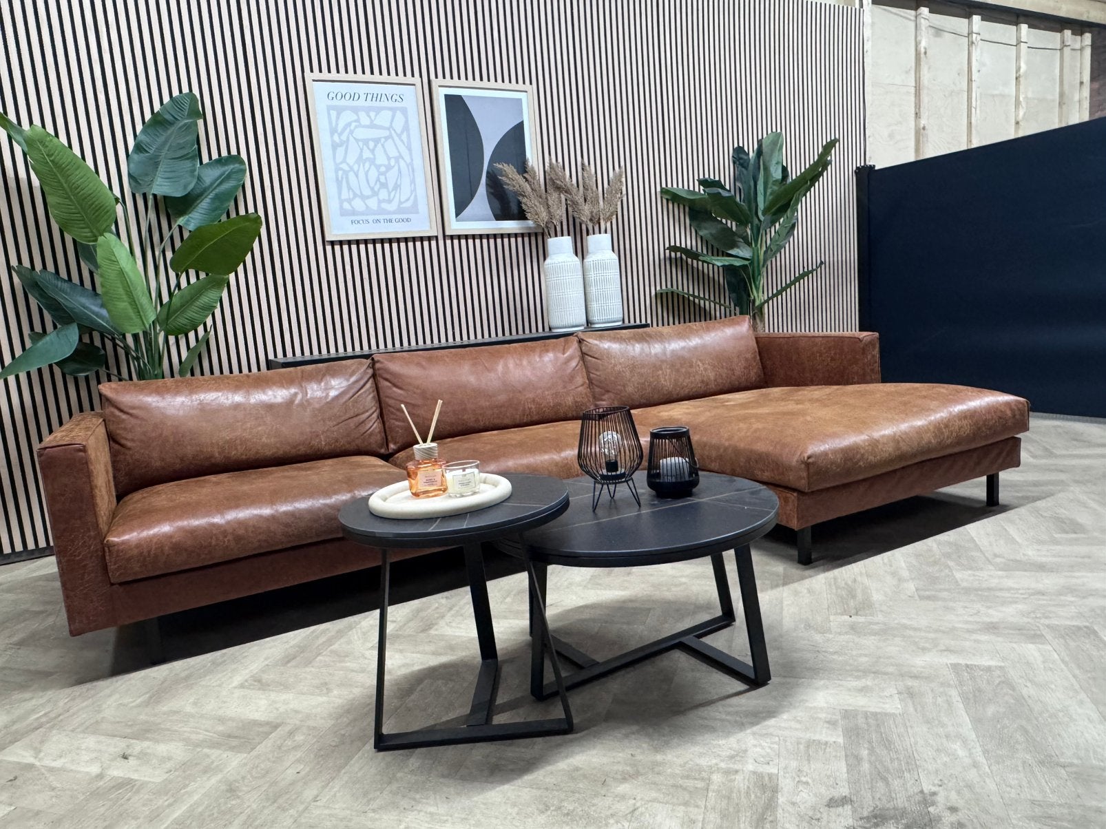 ZGAN | Bodilson Chili Hoekbank Microleer - Cognac- 302 x 155