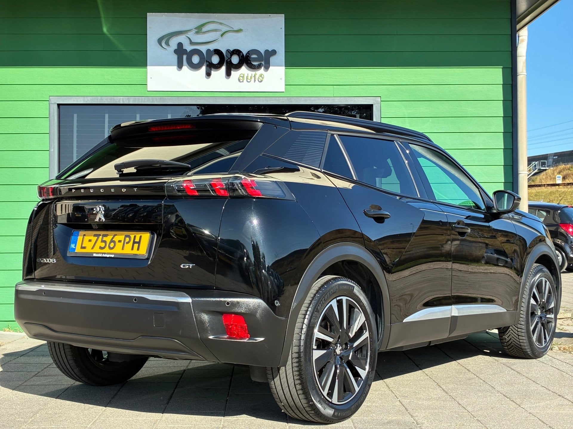 Peugeot E-2008 EV GT Pack 50 kWh|2e Eigenaar|Camera|Navigati, 330 km, 136 pk, Gebruikt, Zwart