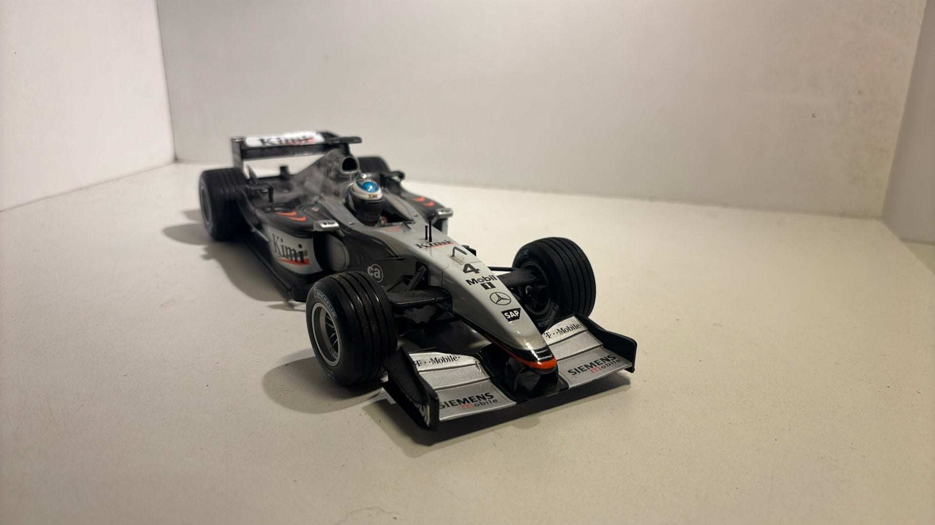 F1 McLaren Mercedes mp4/17 k.Hakkonen 2002 minichamps 1.18, Ophalen of Verzenden, MiniChamps, A, A