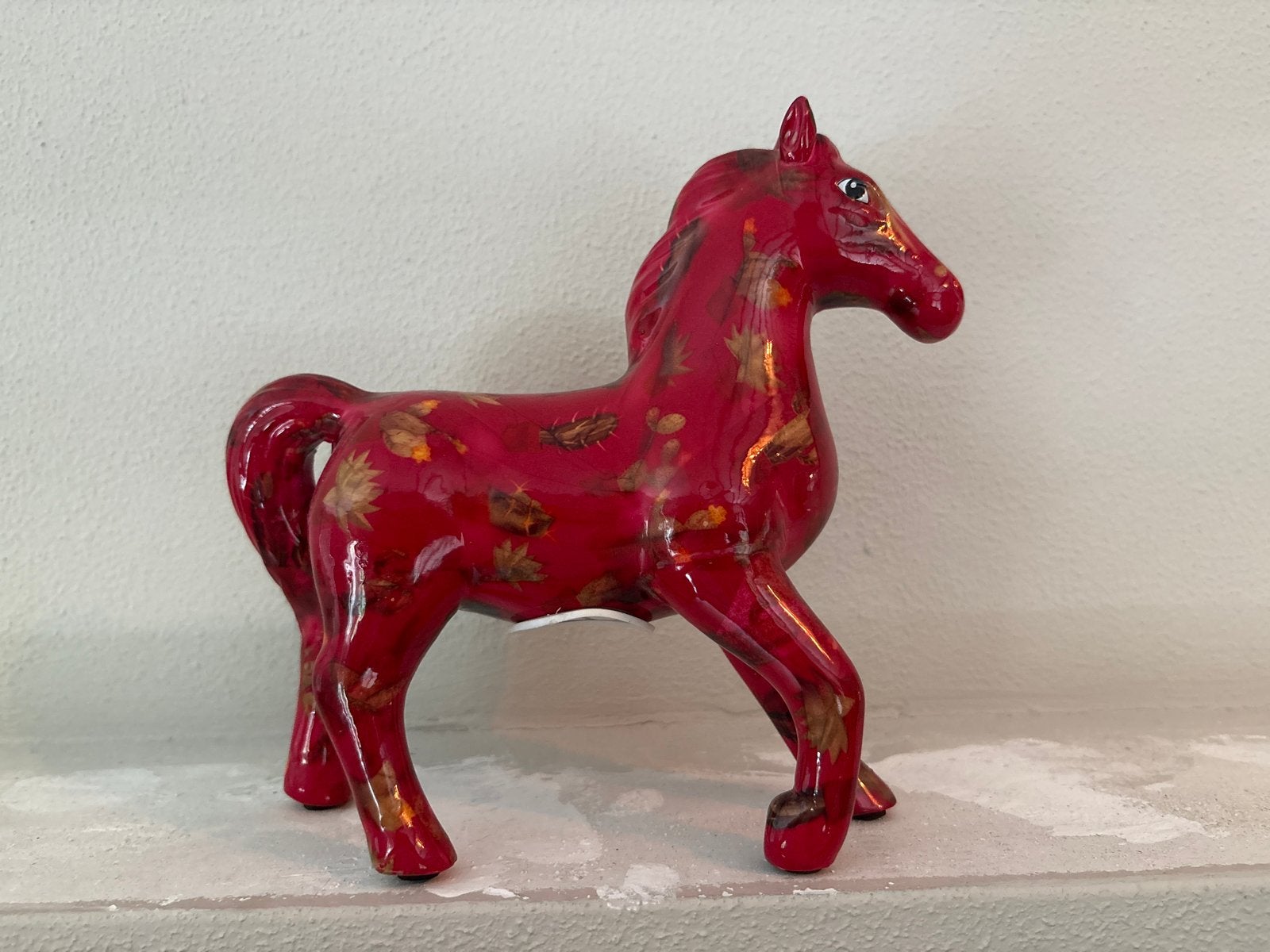 Pomme-pidou paard rood met bladeren, Huis en Inrichting, Nieuw, Ophalen of Verzenden, Modern, Rood
