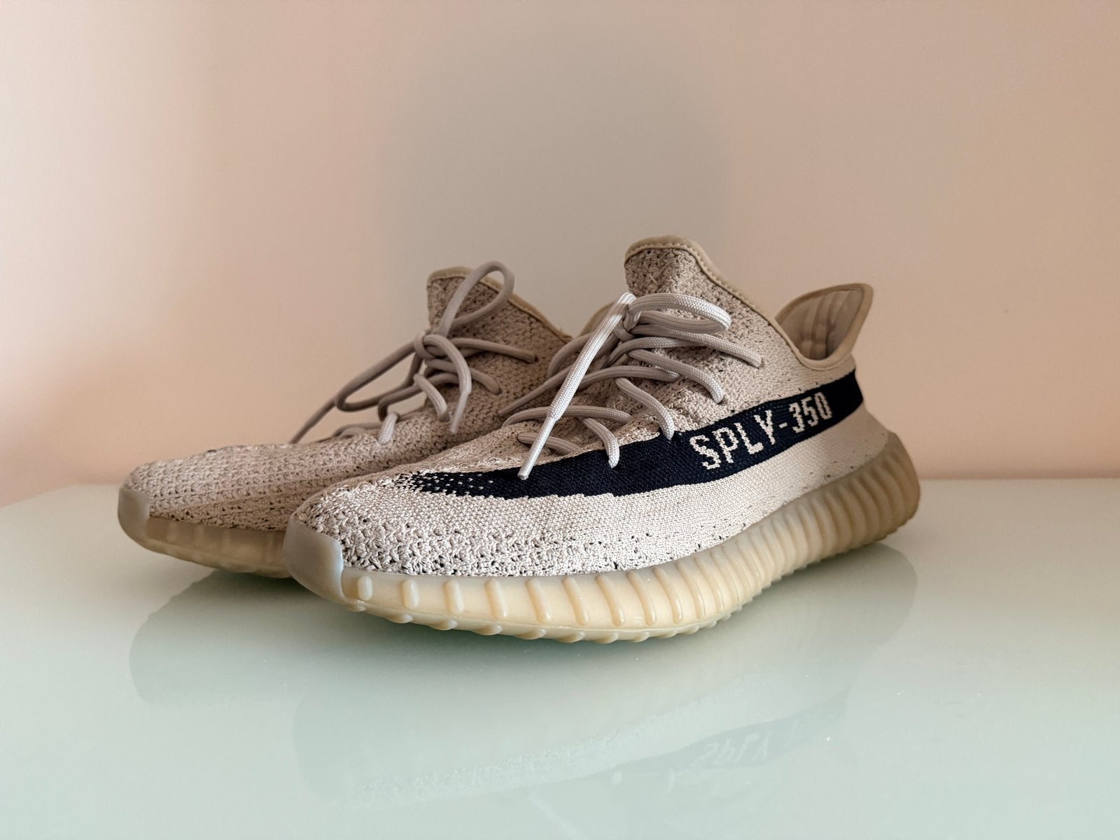 Yeezy Boost 350 V2 slate/core black maat 44 2/3, Kleding | Heren, Schoenen, Ophalen of Verzenden, Zo goed als nieuw, Zwart, Sneakers of Gympen