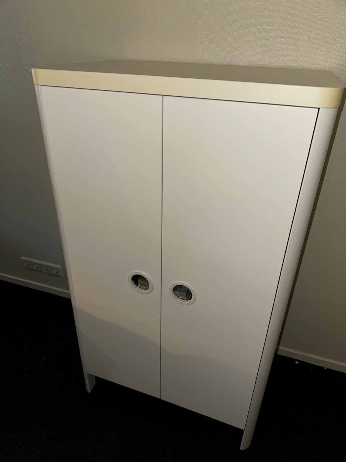 Kast ronde hoek wit hang leg slaapkamer woonkamer creme, Ophalen, Gebruikt, 100 tot 150 cm, 50 tot 100 cm