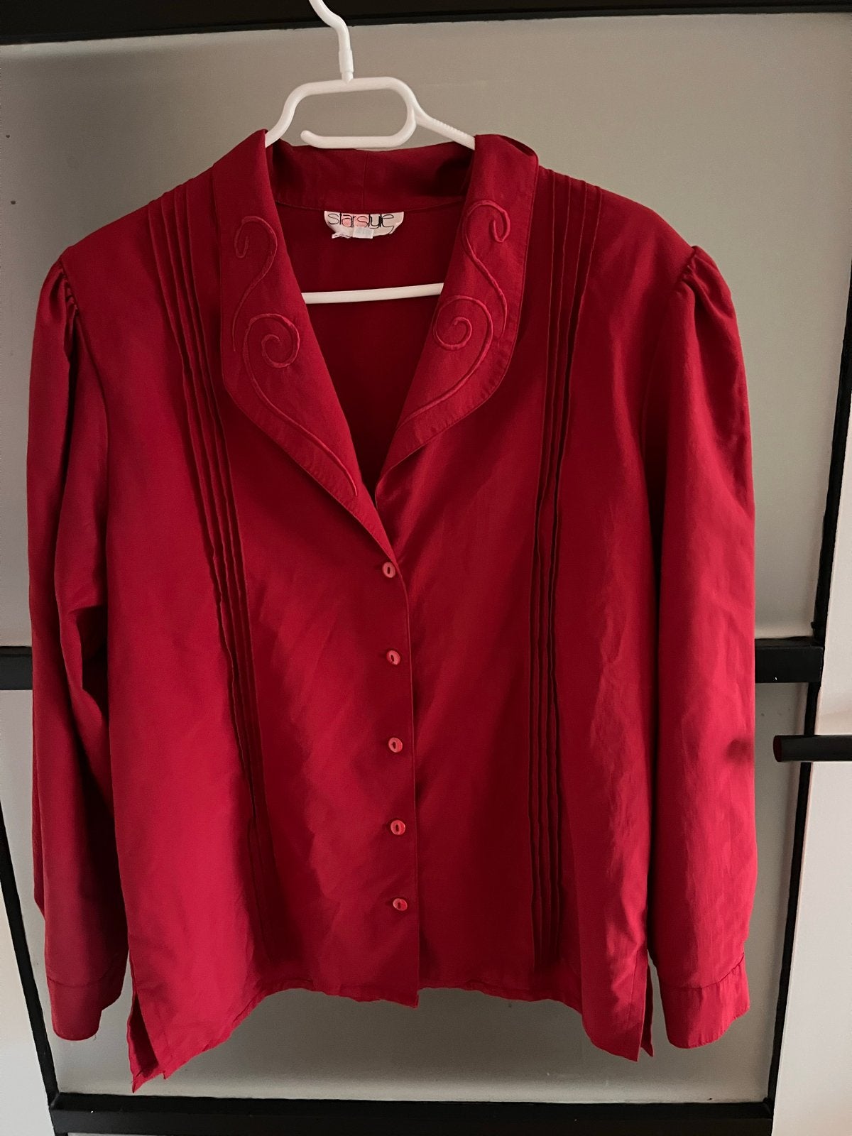 Vintage rode blouse met borduursel - Starsue, Ophalen of Verzenden, Zo goed als nieuw, Maat 38/40 (M), Rood
