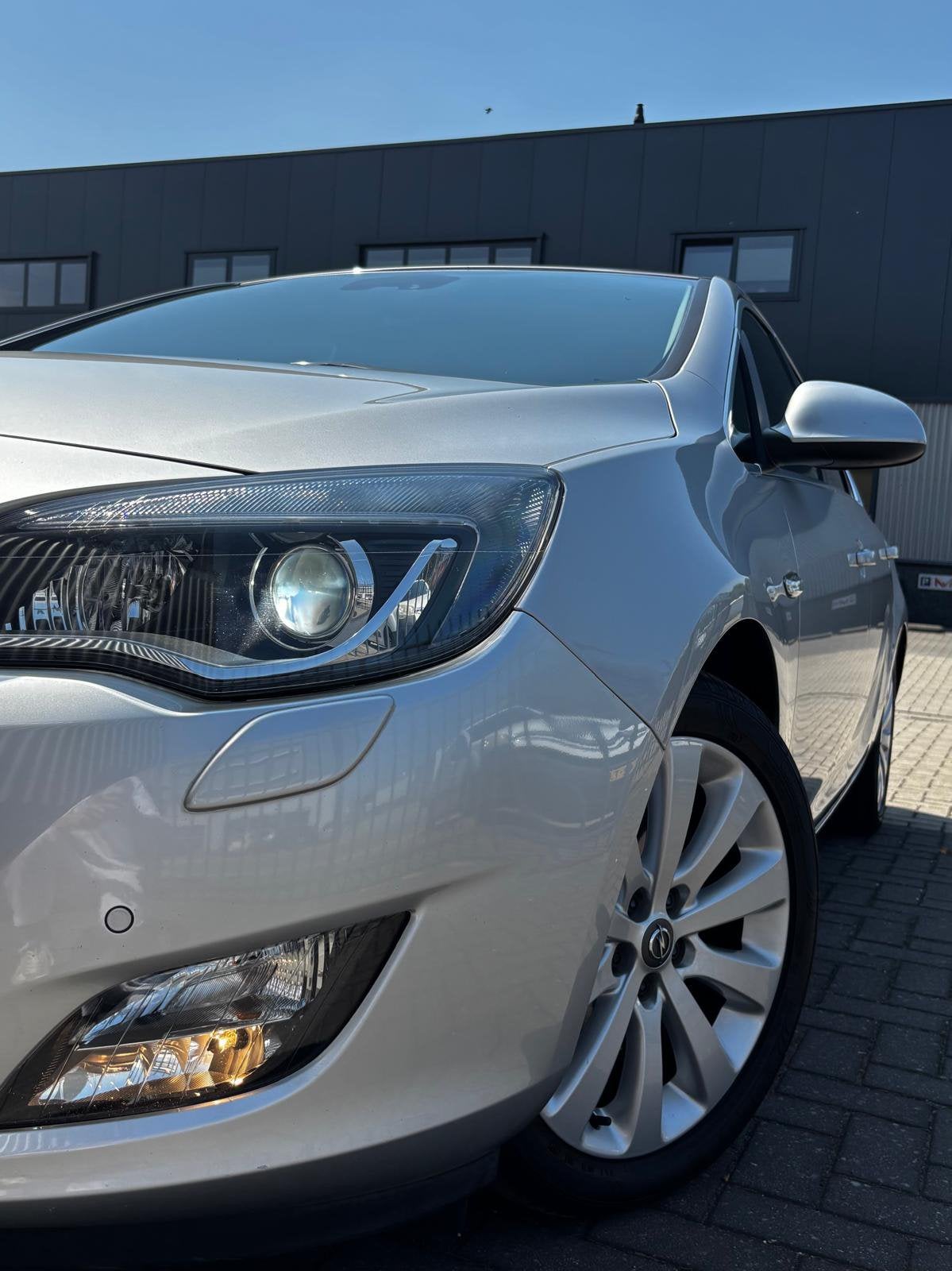Opel Astra 1.4 Turbo Sport 103kw 5-D AUT 2011 Grijs, Euro 5, 15 km/l, 4 cilinders, 1353 kg