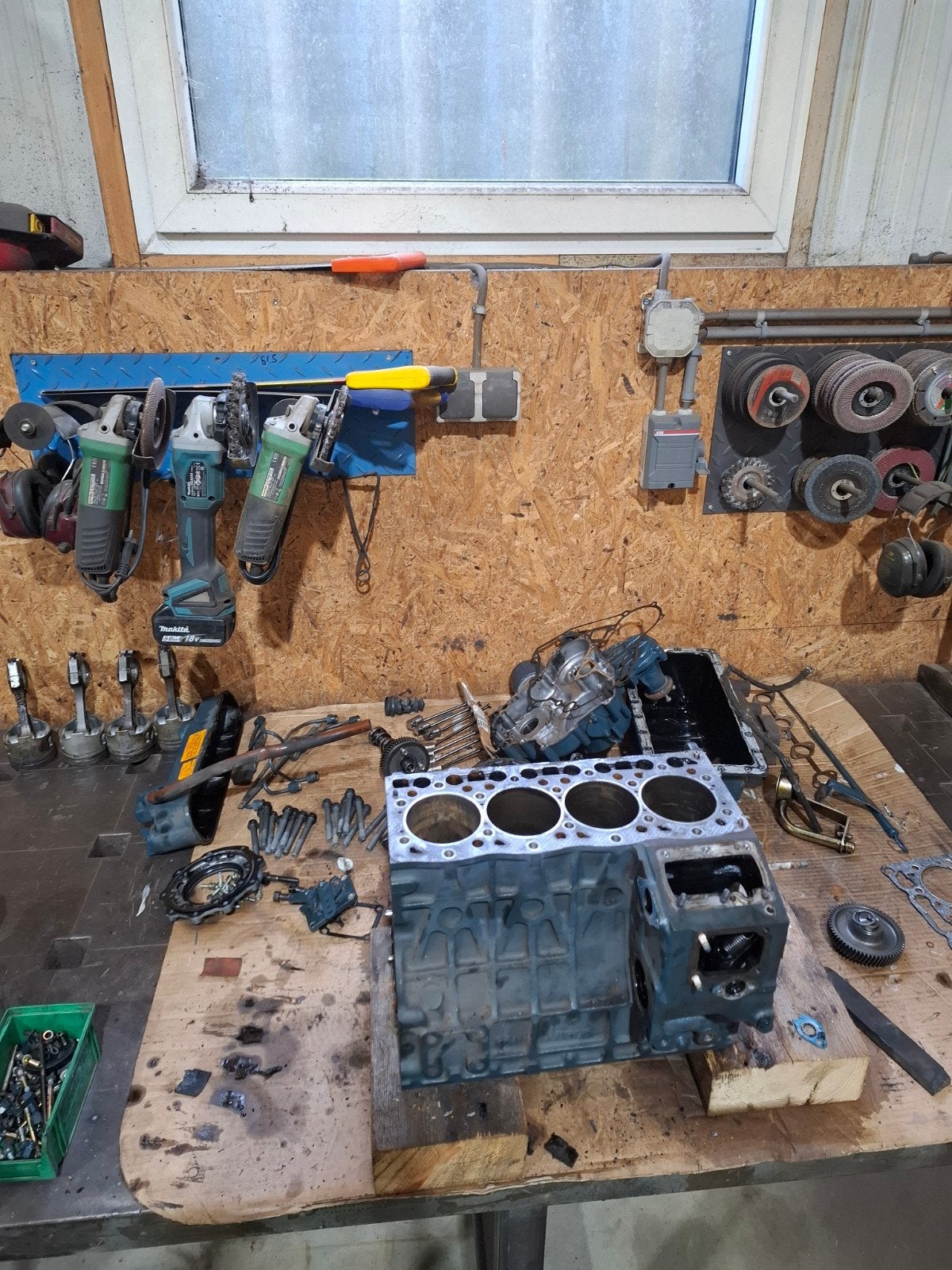 Kubota V1505 motoronderdelen met waterschade, Ophalen, Gebruikt