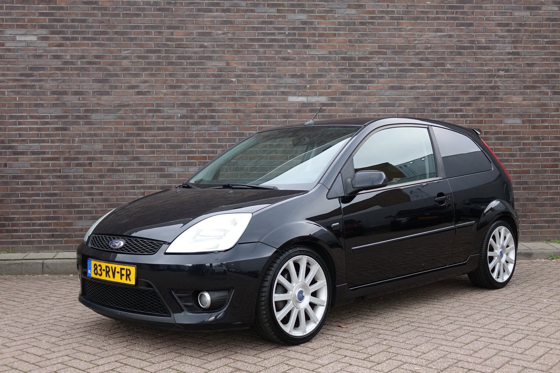 Ford Fiesta 2.0-16V ST, zwart, 3 deurs, volledig leder, carp, Voorwielaandrijving, 1037 kg, 4 cilinders, 150 pk